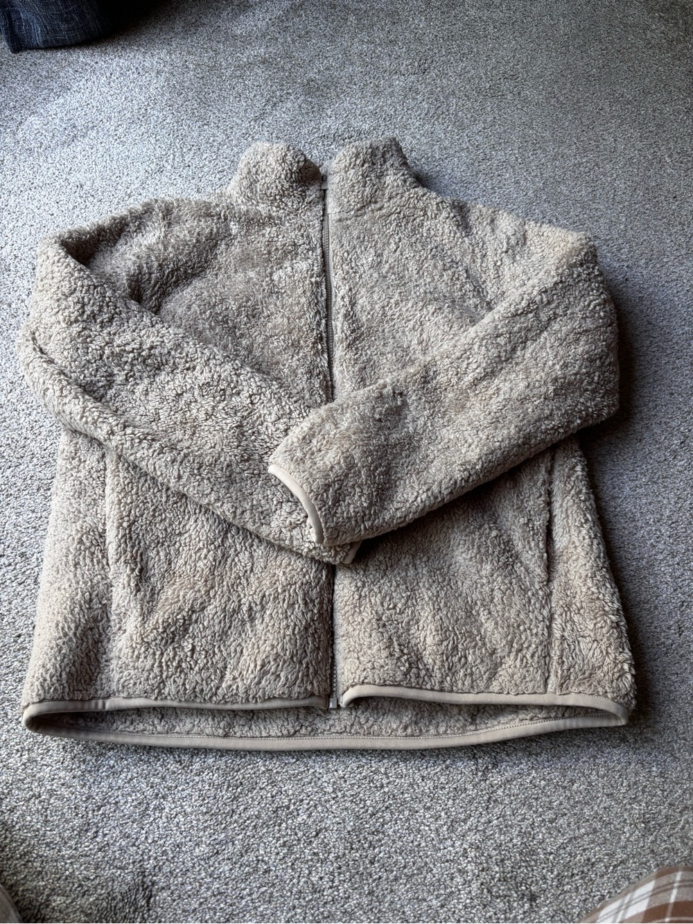 Uniqlo Teddy Sherpa Zip Jacket in Light Taupe